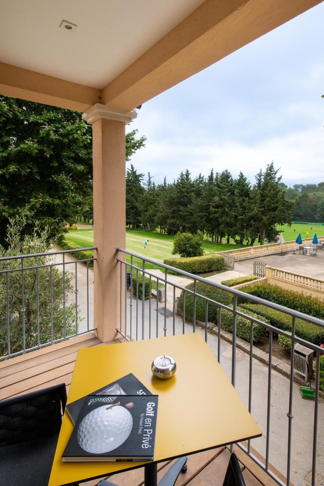 Hotel Golf & Spa Chateau De La Begude The Originals Collection ヴァルボンヌ エクステリア 写真